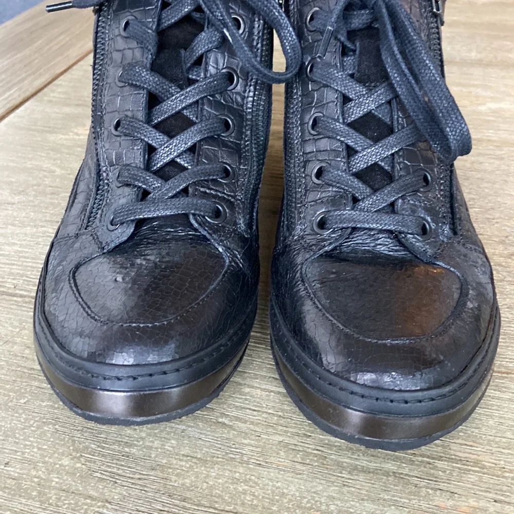 Khrio Wedge Bootie